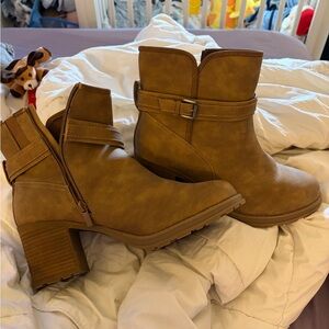 Women's Tan Ankle Boots